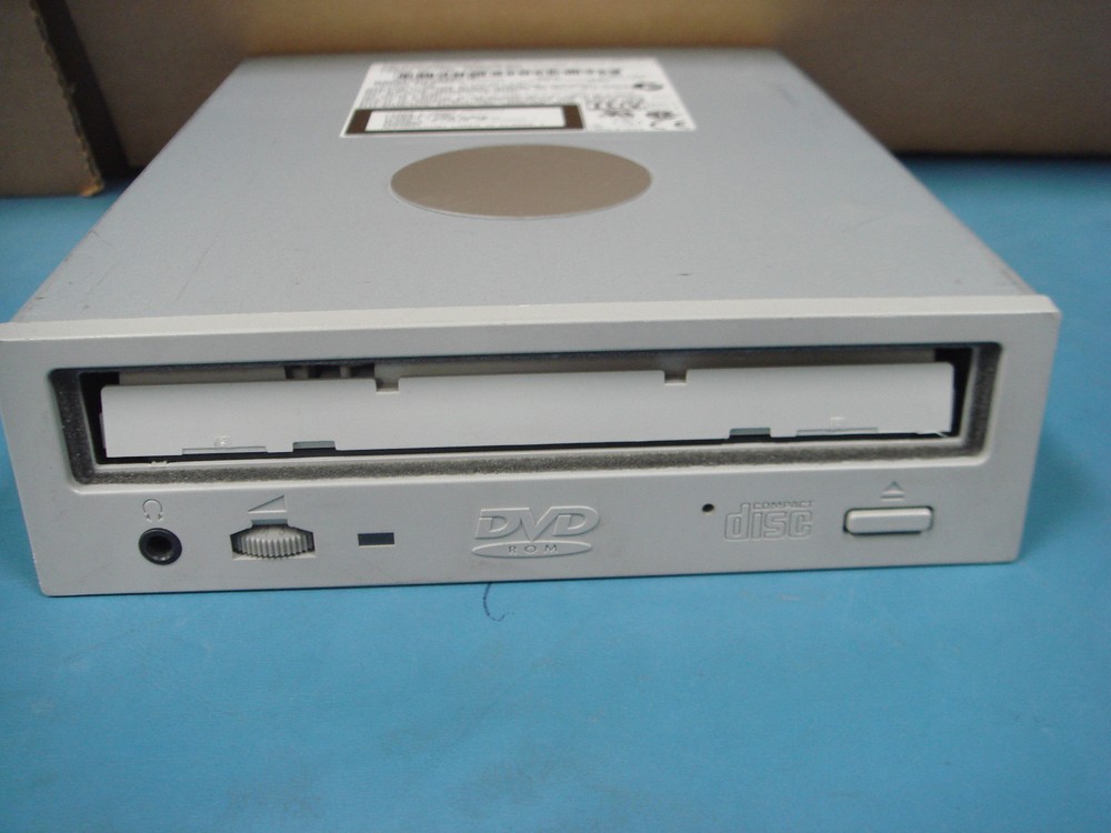 Panasonic SR-8585-B Used Working DVD-Rom Reader