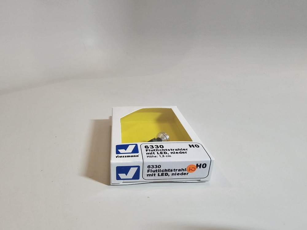 Viessmann Spotlight 6330 HO Scale