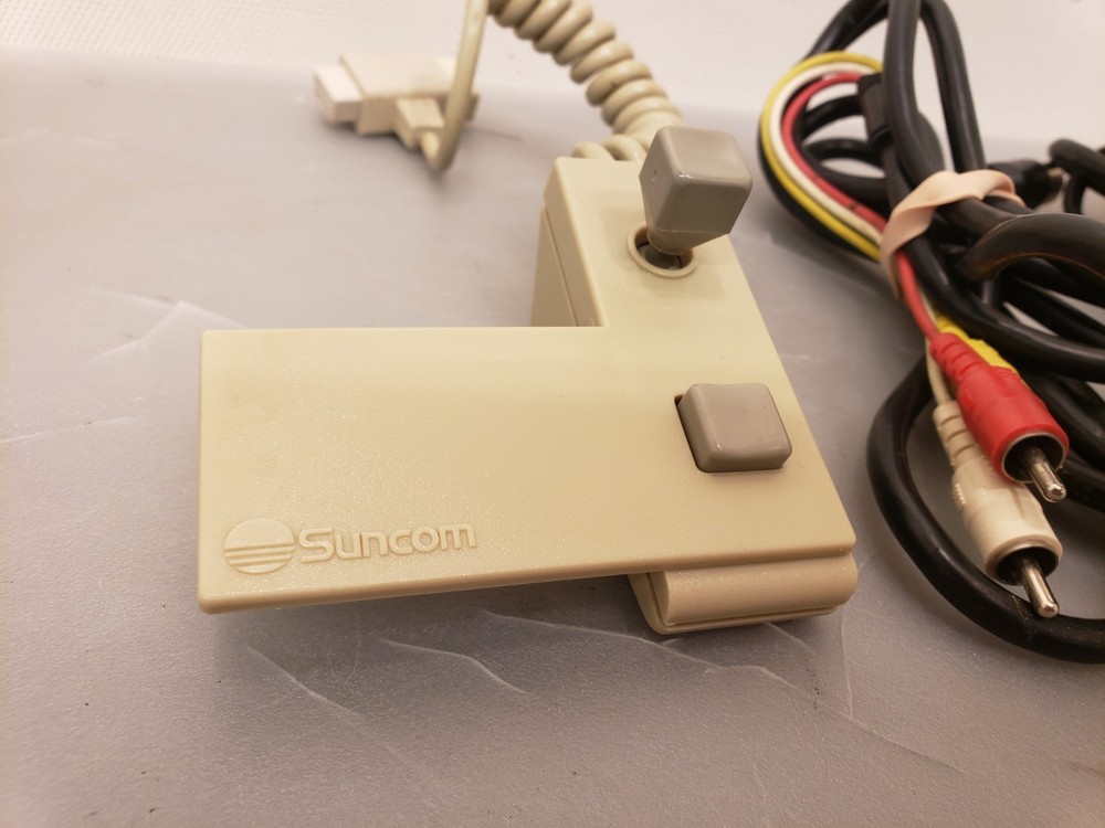 Vintage Commodore 64C Console Home Personal Computer w/ accessories ***Tested