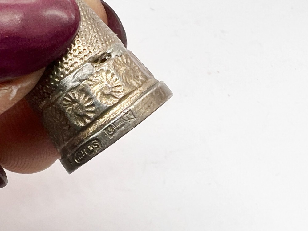 VINTAGE SOLID STERLING SILVER OLD SEWING THIMBLE DAISY FLOWERS