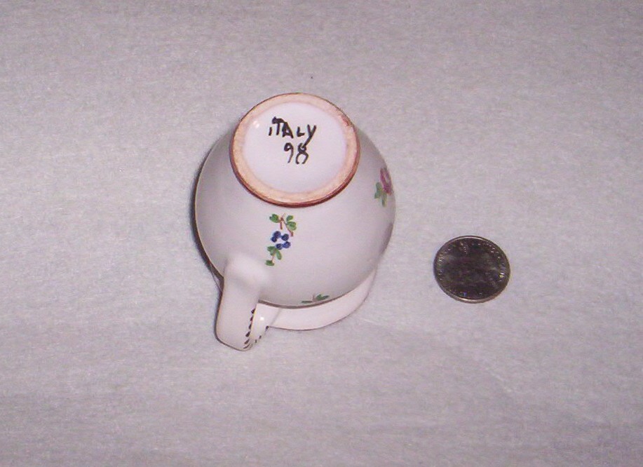 VINTAGE ITALY POTTERY PITCHER/ Creamer
