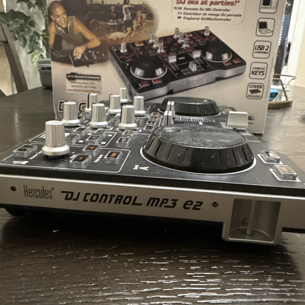 Hercules DJ Control MP3 e2 USB DJ Controller - Complete in Box (CIB)