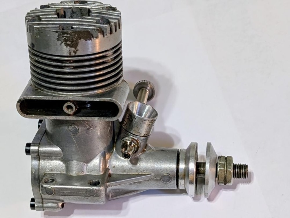 O S MAX -S 35 CONTROL LINE ENGINE W/ NEW NEEDLE VALVE , GOOD COMPRESSION