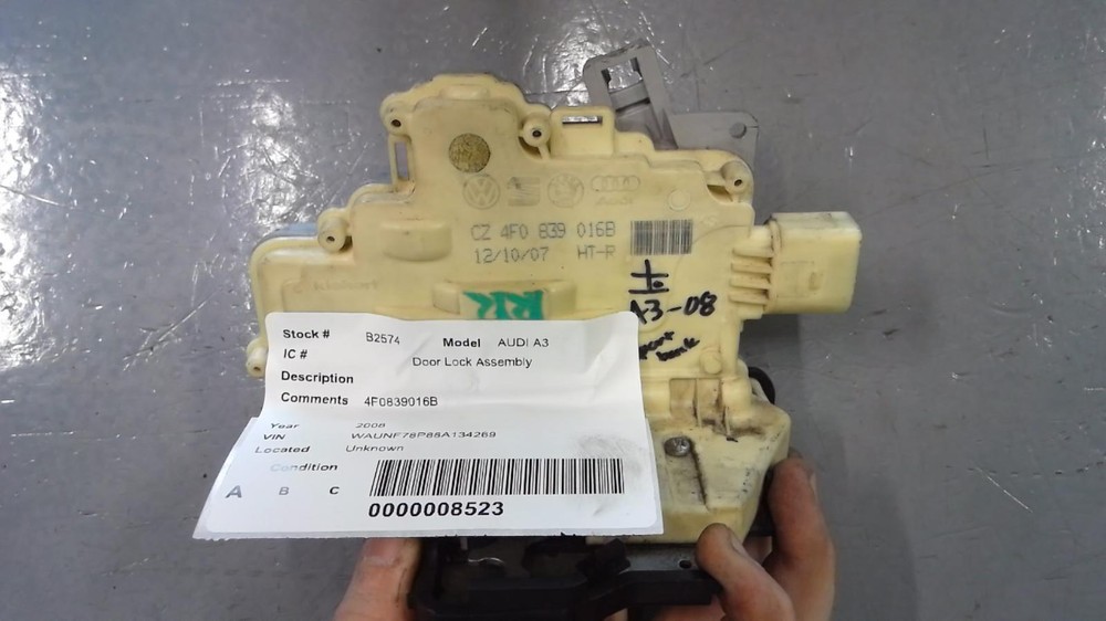AUDI AUDI A3 Door Lock Assembly  4F0 839 016 B