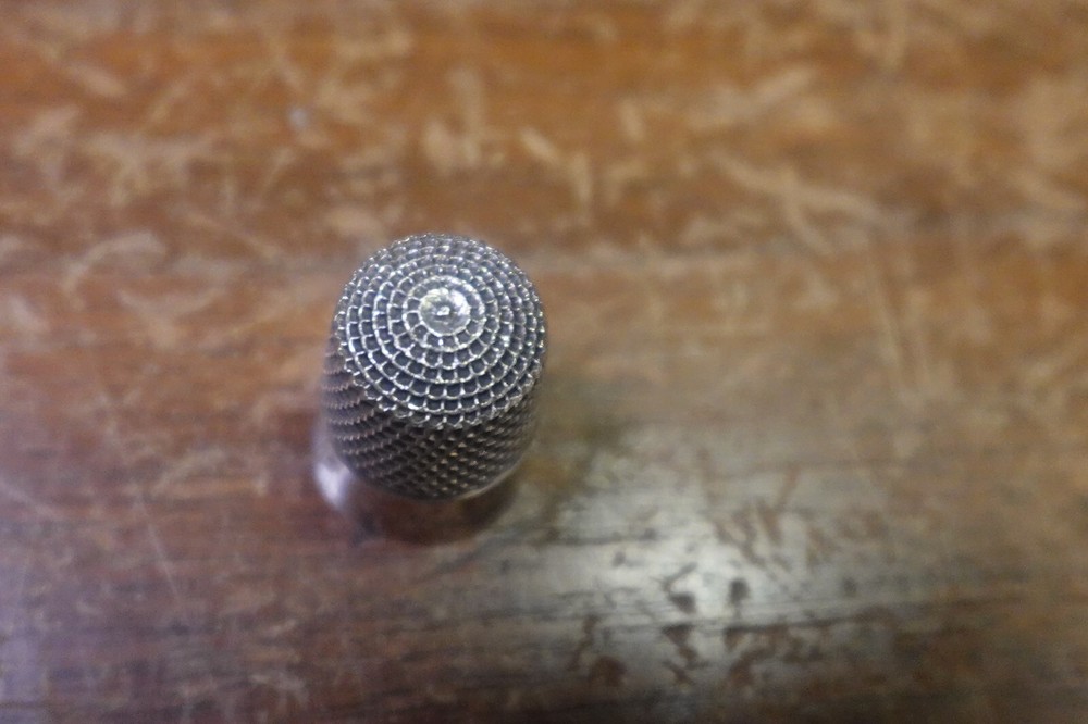1" TALL STERLING SILVER THIMBLE MARKED STERLING SILVER