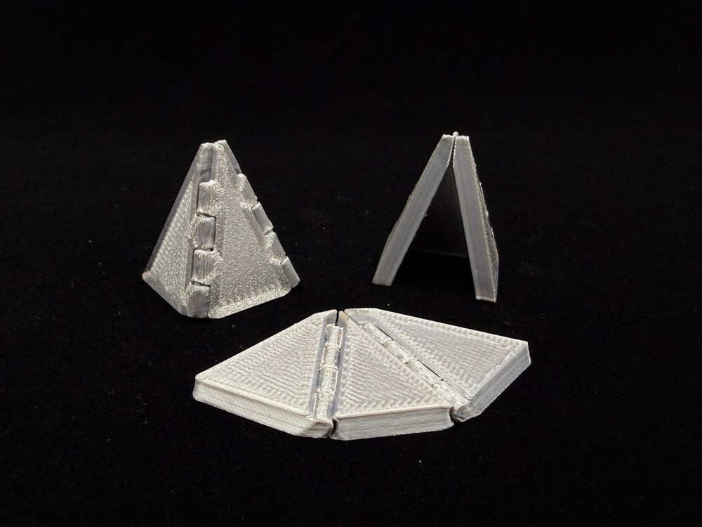Folding Paint Pyramids, Reusable Painter Triangles, Spray Paint Stand, Airbrush