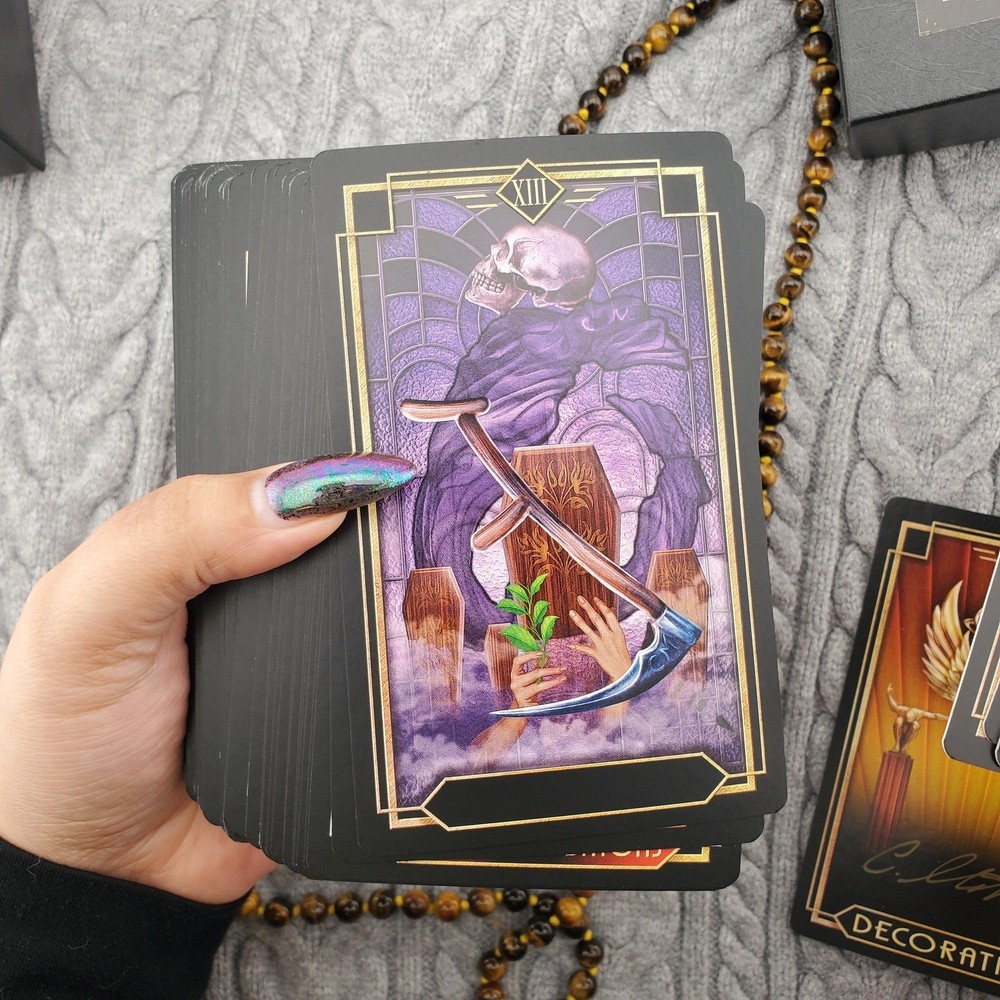 Tarot Decoratif 78 Card Tarot Deck With Box No Guidebook USED