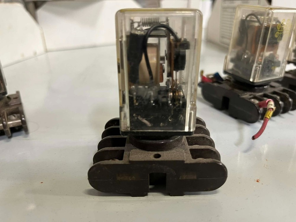 Ghostbusters Ghost trap relays