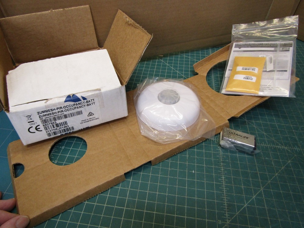 1 – CRESTRON 6507983 Zummesh Pir Wireless Battery Powered Vacancy Sensor, White