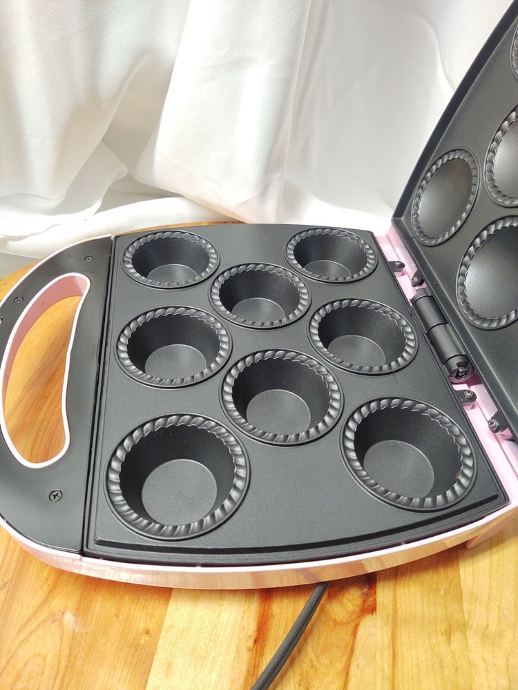 Babycakes Cupcake Maker Machine 8 Mini Cakes Griddle Pre Owned