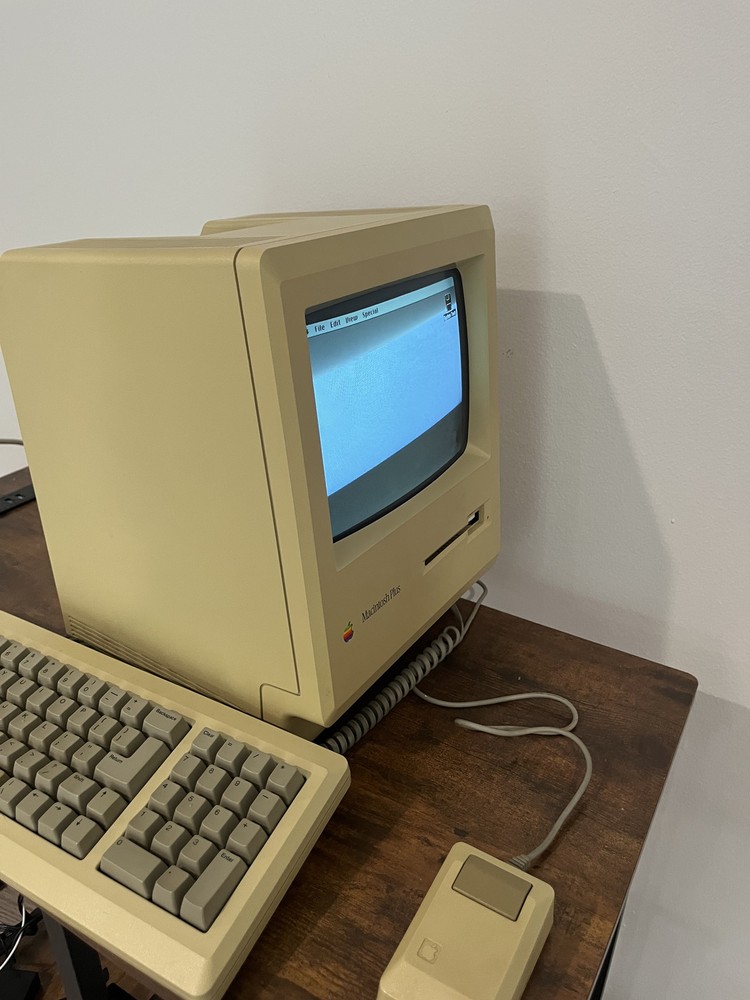 Apple Macintosh Plus 1MB M0001A Vintage Computer + Accessories. w Box