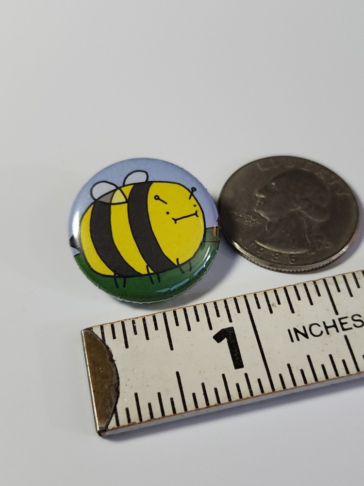 Fat Cartoon Bee Button Pin 1" Small Size