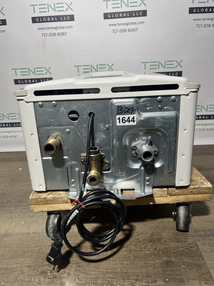 Rinnai V75iN Indoor Tankless Water Heater 180k BTU Natural Gas (B-29 #1644)