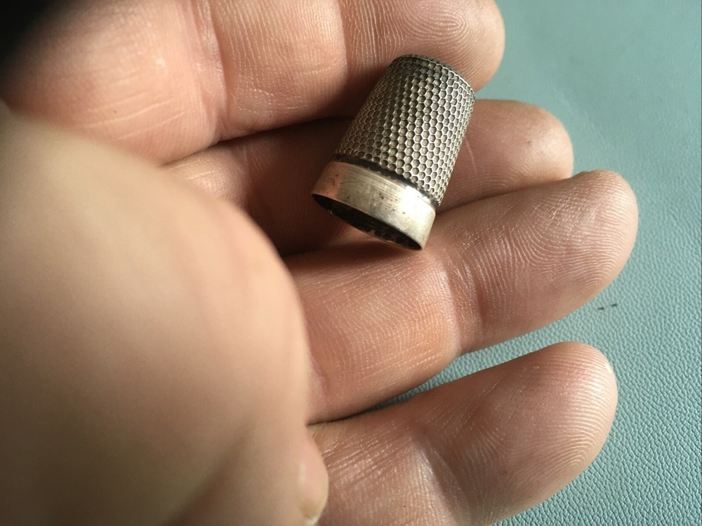 Antique Silver Thimble.
