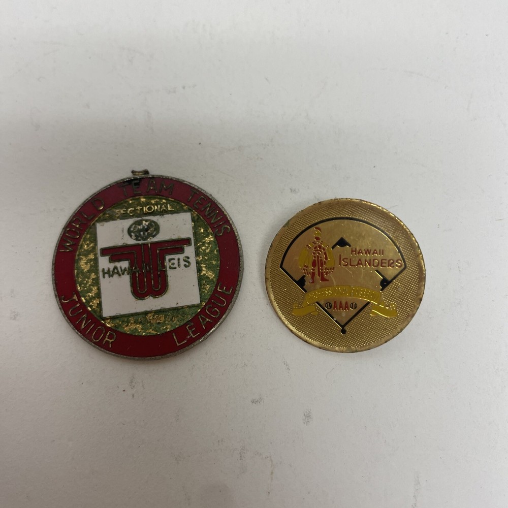 Lot 4 Various Hawaiian Membership Pin Back Button