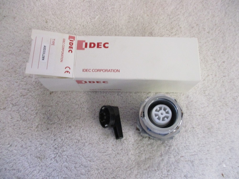NIB IDEC 30mm Selector Switch ASD33L20N