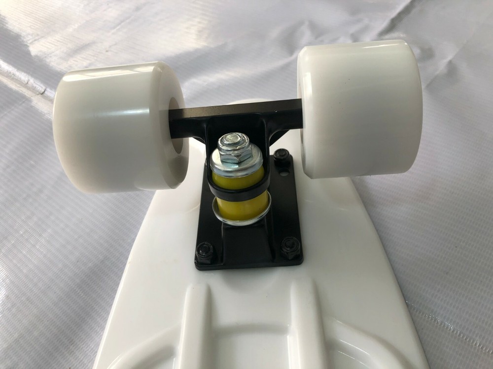 22" Skateboard Mini Cruiser Penny Style Board Plastic Deck. White/White