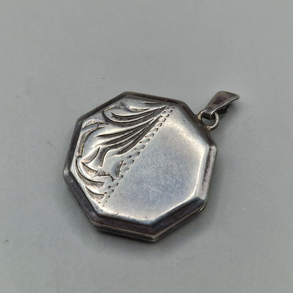 Vintage Sterling Silver Pretty Octagonal Locket Pendant