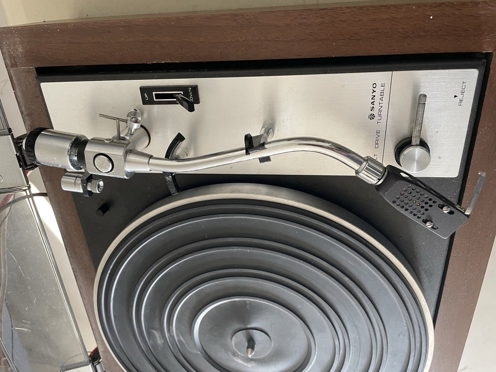 Vintage SANYO MODEL TP 600SA Record player