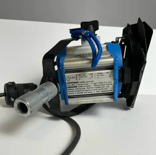 Arri 300 Plus Studio Light With Barn Doors & Bulb
