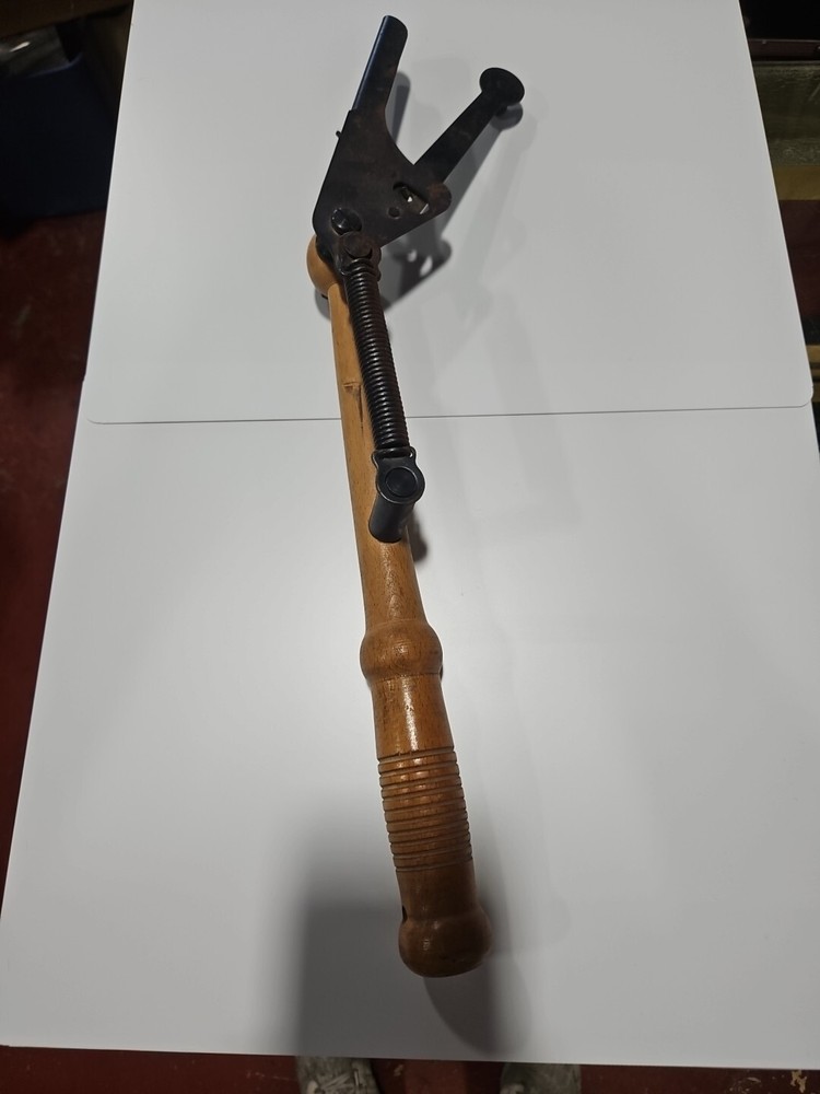 Vintage Handheld Clay Pigeon Thrower