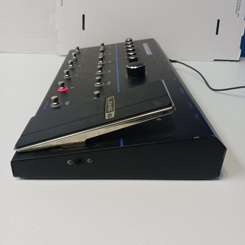 LINE 6 FIREHAWK FX MULTI EFFECTS GUITAR FLOOR PEDAL DIGITAL PROCESSOR TESTED