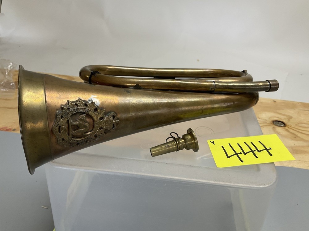 WW2 BRITISH BUGLE- Reproduction- y444