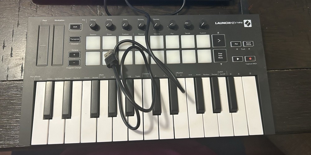 Novation Launchkey Mini Mk3 25 Mini-key Midi Keyboard Controller