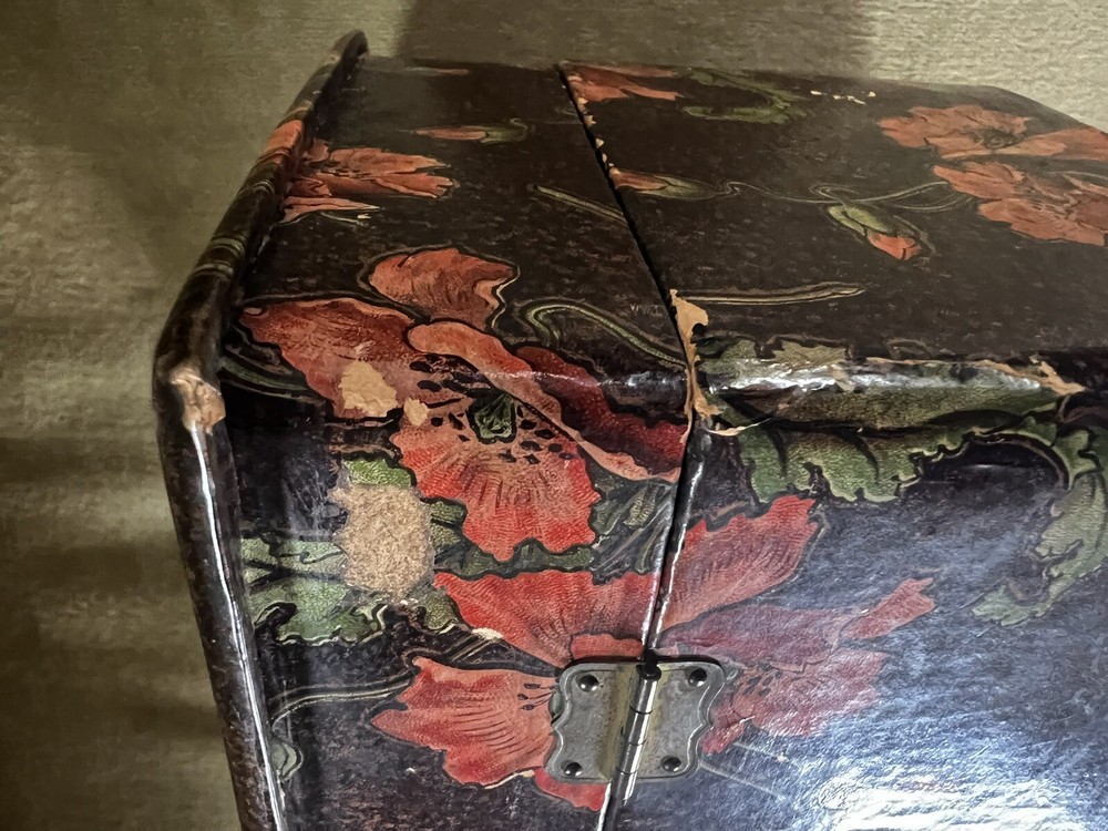 FABULOUS VICTORIAN CELLULOID COLLARS & CUFFS BOX W/ NATIVE AMERICAN IMAGE