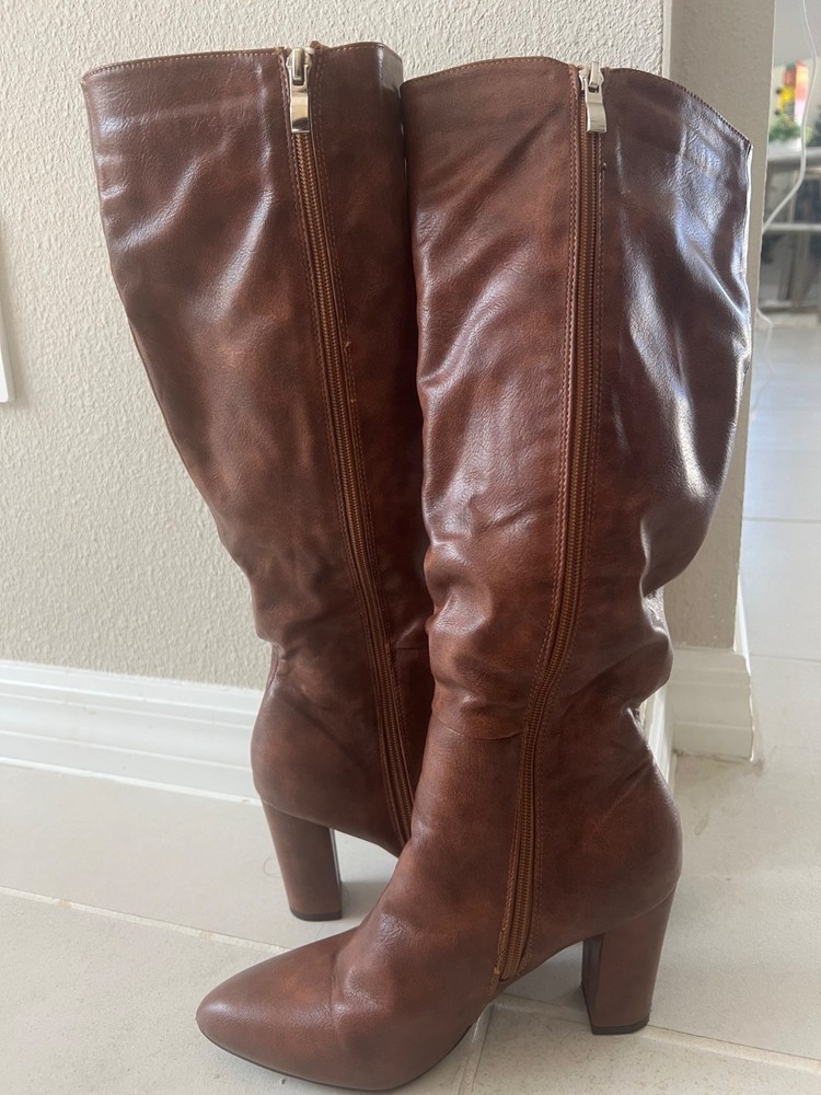 rown Leather Knee Boots Square Toe Block Heel Classic comfortable size 9