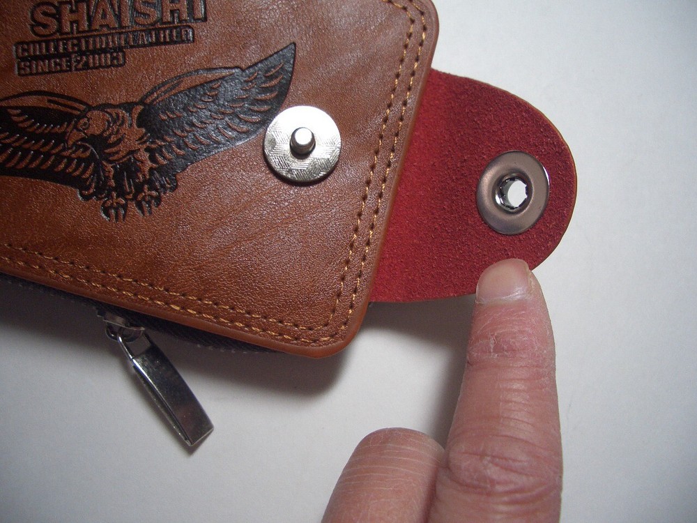 Zip around Bi-fold wallet with magnetic closure - Brown
