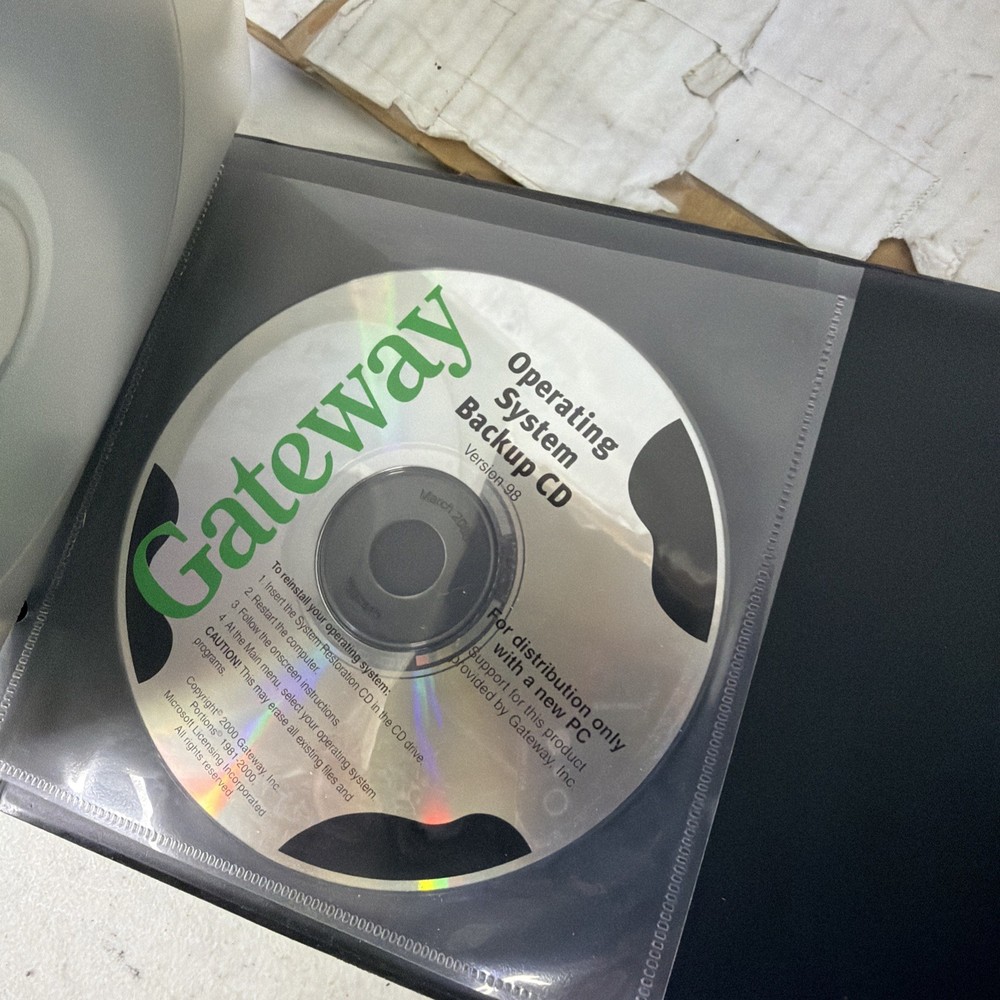 Microsoft Works Suite 2000 - Complete 7 Disc PC CD-ROM & Gateway Library Set