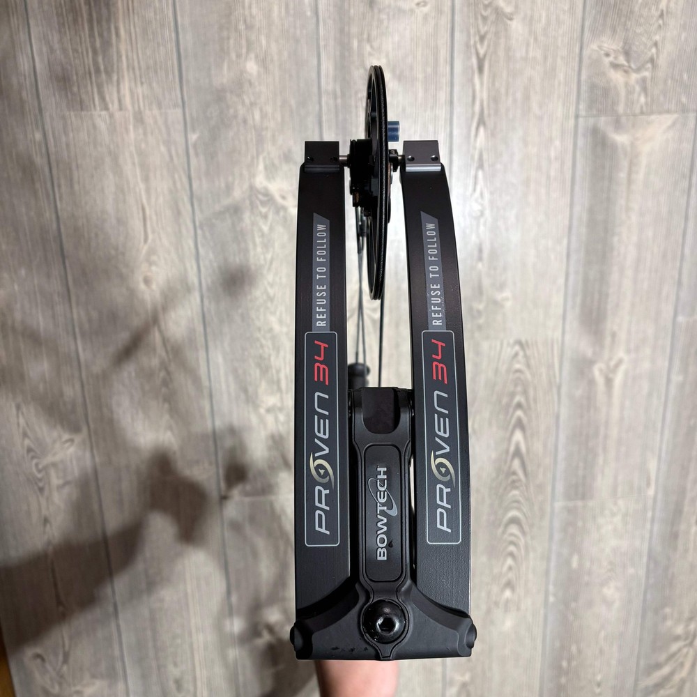 Bowtech Proven 34 LD RH Black 70#
