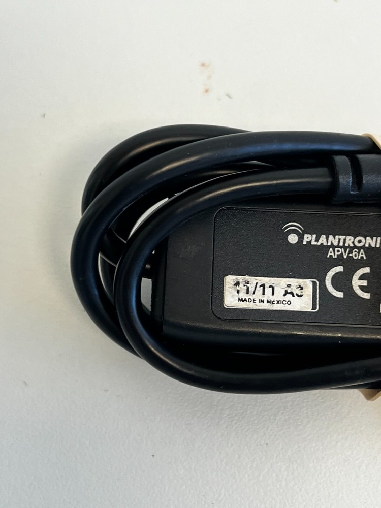 L4: Plantronics APV-6A Electronic Hook Switch Adapter Cable