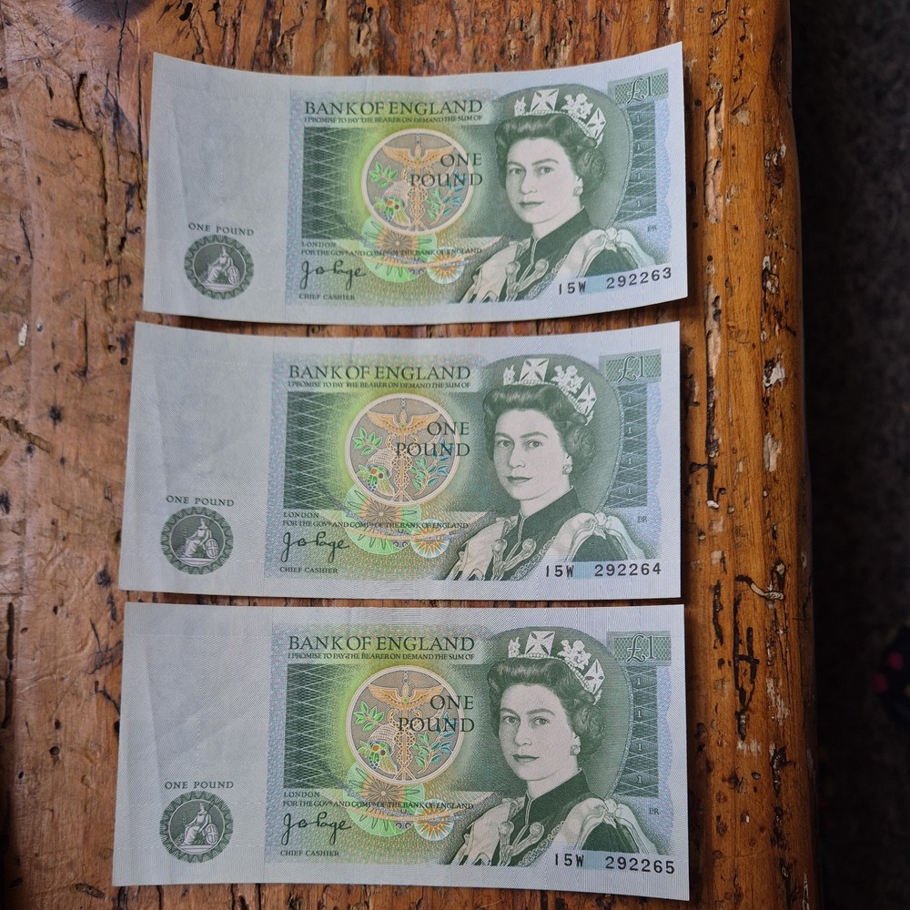 UK One Pound Note Jo Page X 3 Consecutive Numbers