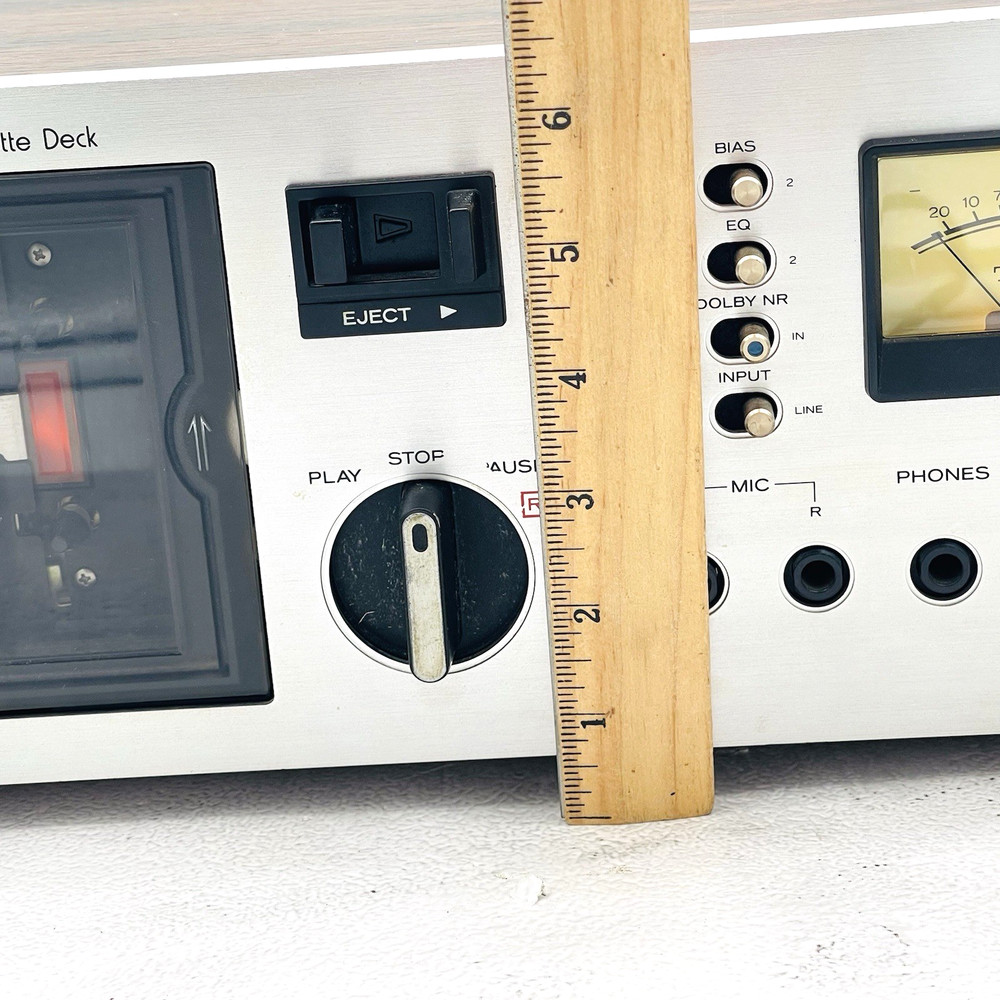Teac A-400 Stereo Cassette Deck Powers on and Runs AUDIO OUTPUT NOT TESTED