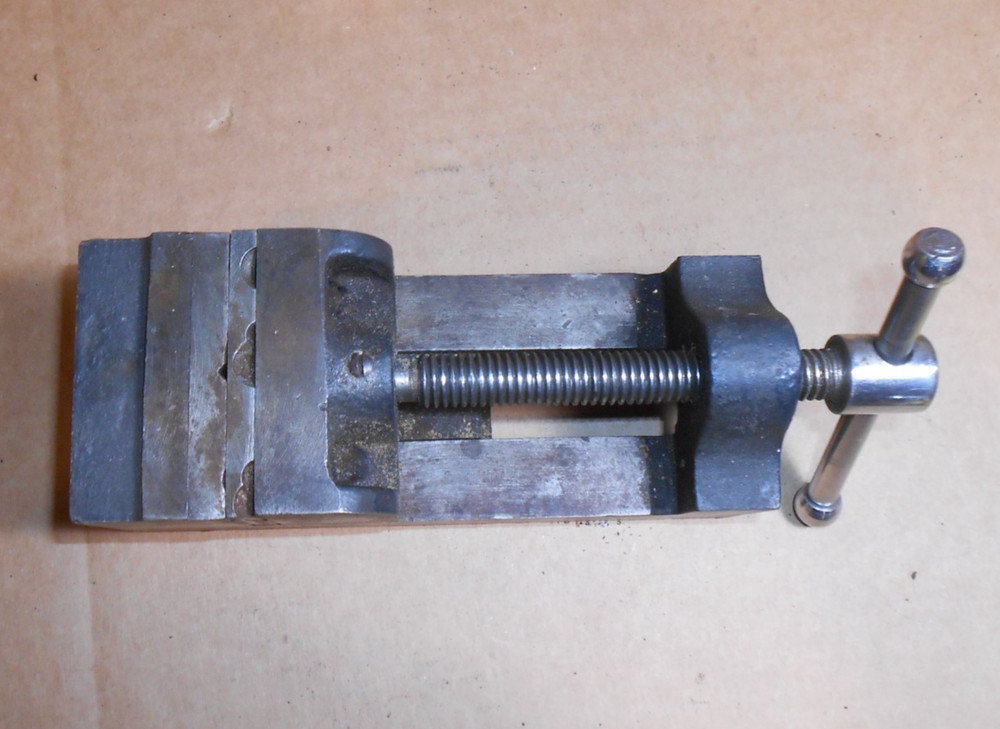 Machinist vise 2-1/2"