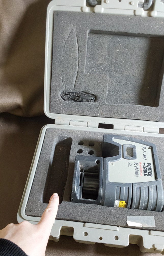 PORTER CABLE Robotoolz RT 7610-5 Laser Level w/Case-Case Clasps Broken