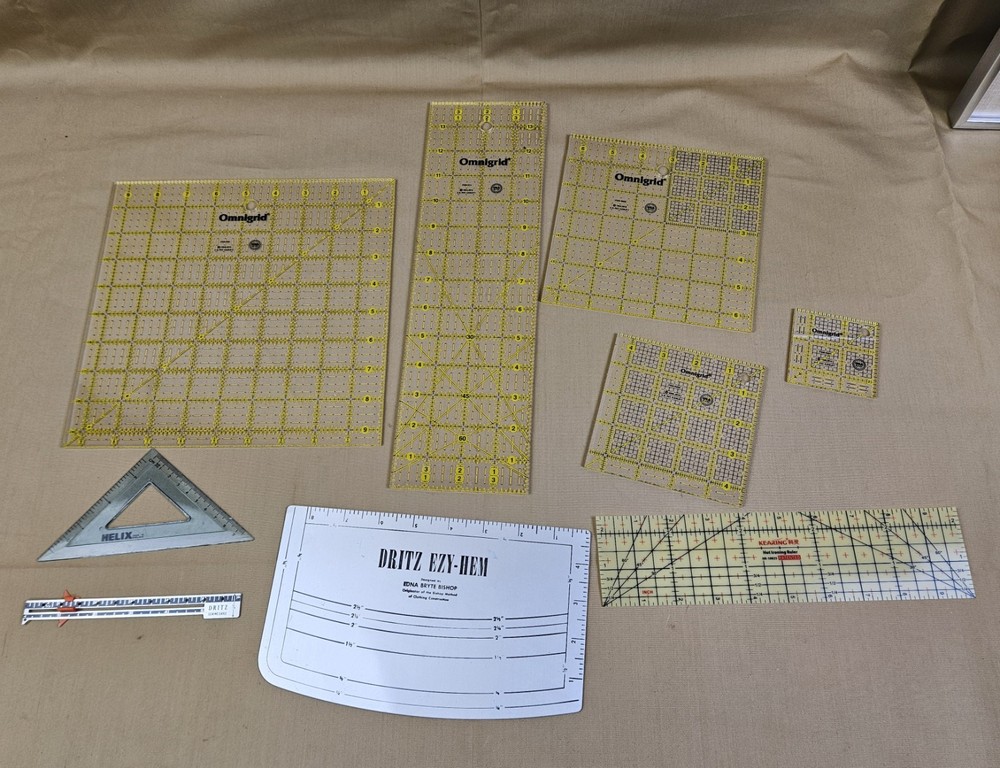 Assortment of Omnigrid measuring tools w/ Dritz Ezy-hem