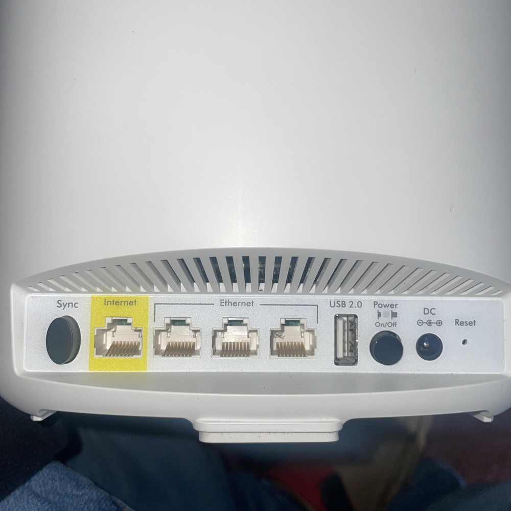Orbi RBR50 Router
