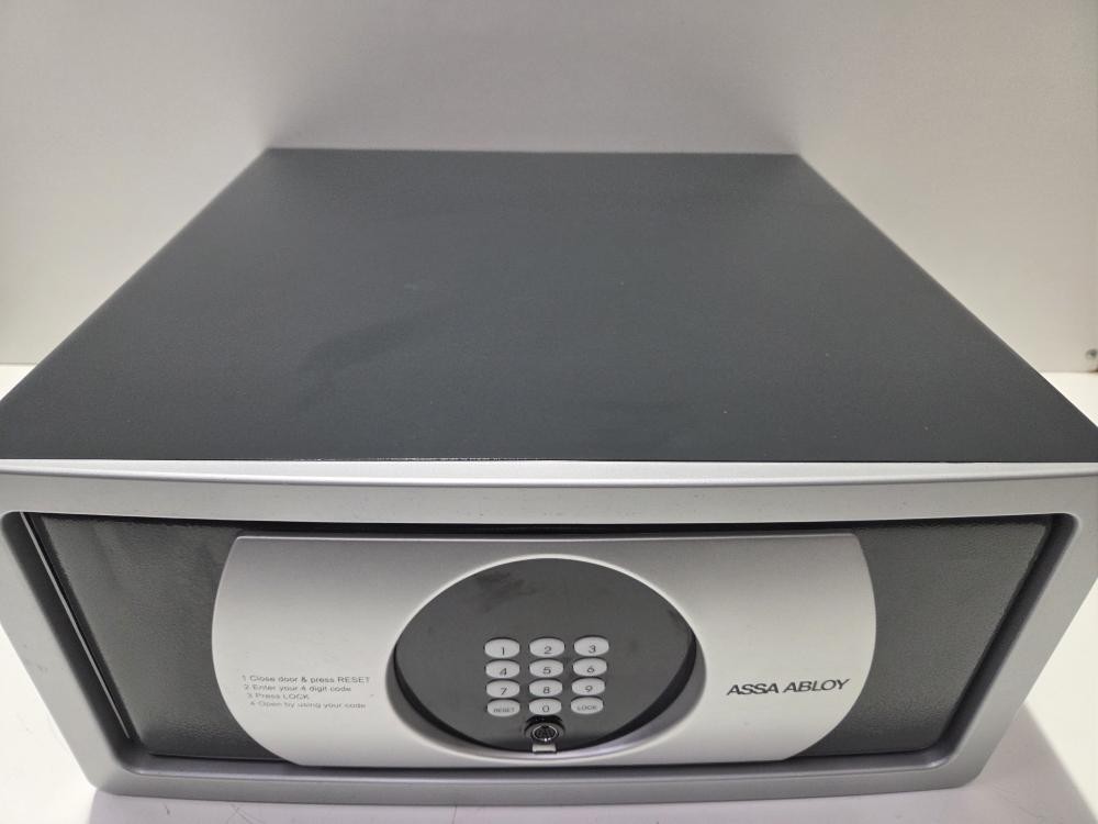 "ONE OF A KIND" (P22013189)