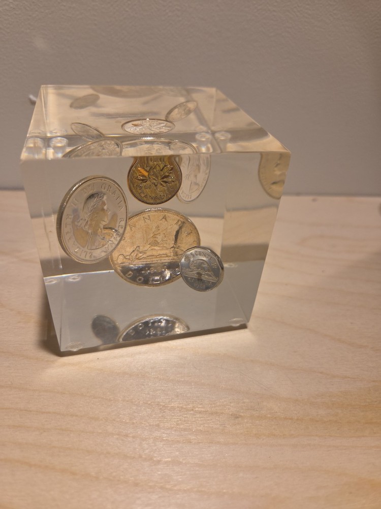 Display Cube With 1961 Dollar, Half Dollar, Quarter, Dime And Cent Canada, Ms...