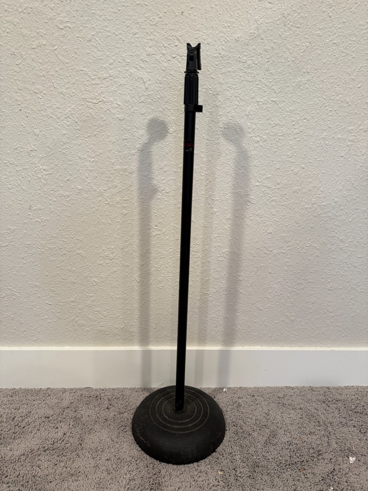 MUSICIAN'S GEAR TRIPOD MICROPHONE STAND