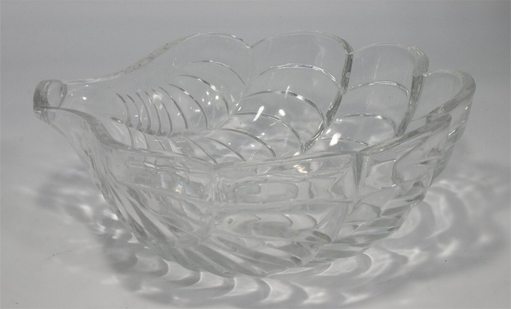 Clam Shaped Crystal Bowl