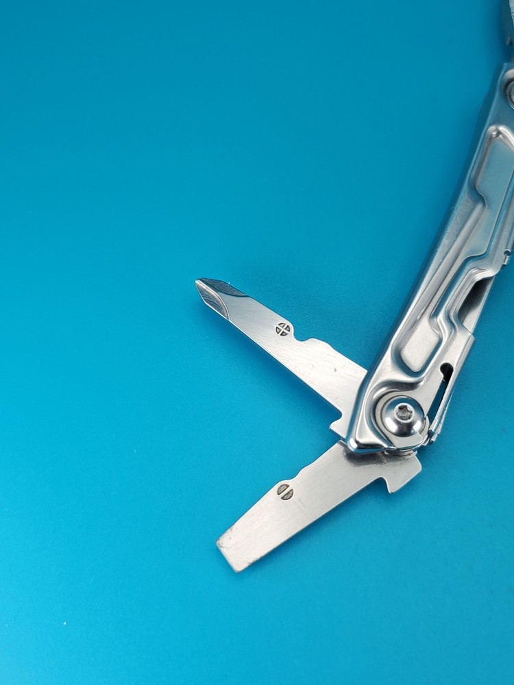 Leatherman Rev 3.8" Multi-Tool, Stainless!