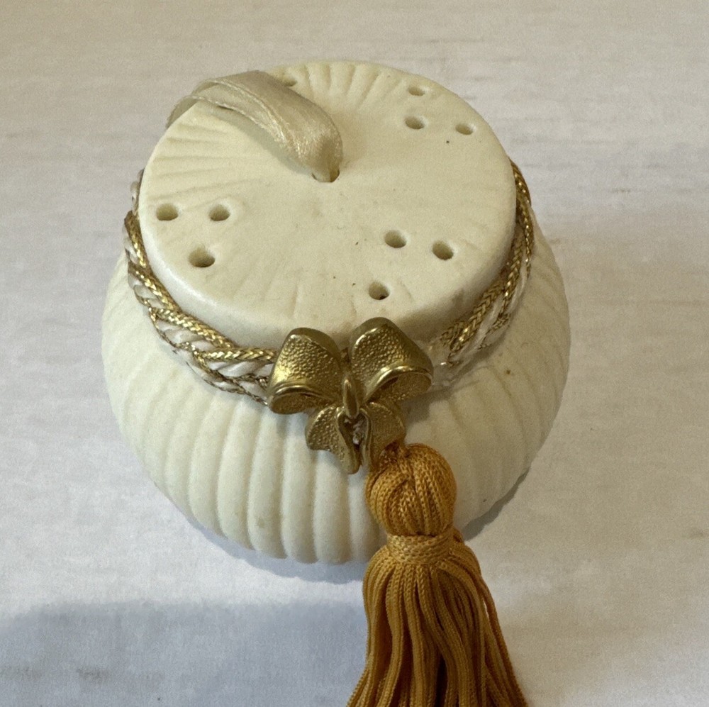Fancy Vtg Ivory Ceramic Bulb & Tassel Atomizer Perfume Bottle 2.5”
