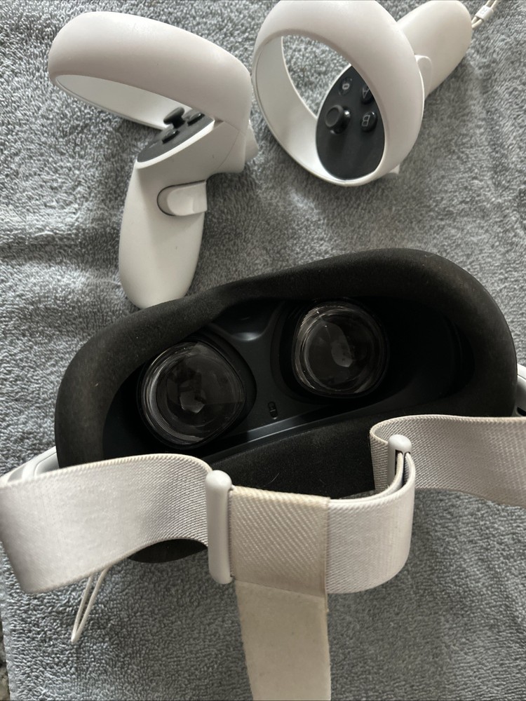 Meta Quest 2 VR Headset