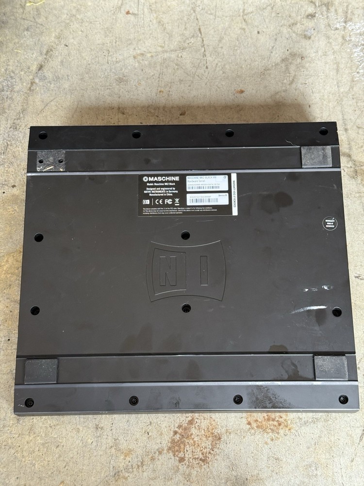 Native Instruments Maschine MK2 Black Pad Controller USB MIDI Digital 16 Keys