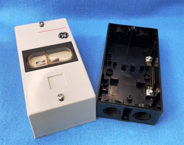 GENERAL ELECTRIC ENCLOSURE SURFACE CAT NO: SFS05