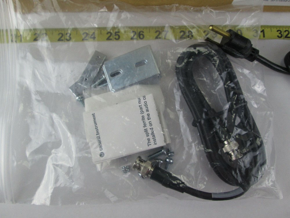 New GI General Instrument Magnitude SR-3200 Commercial Receiver Decoder w Manual